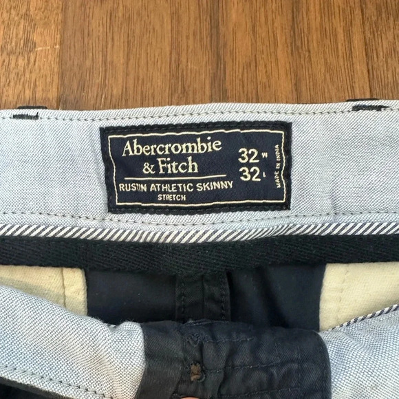 Abercrombie & Fitch Navy Khakis Sz. 32/32 - Picture 3 of 4
